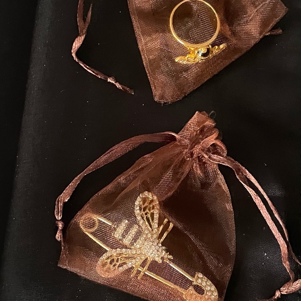 Four piece Bee Set - Picture 6 of 6